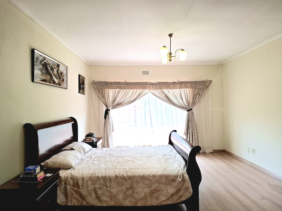 4 Bedroom Property for Sale in Discovery Gauteng