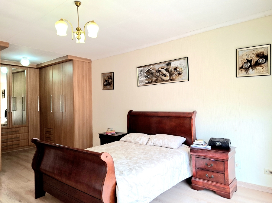 4 Bedroom Property for Sale in Discovery Gauteng