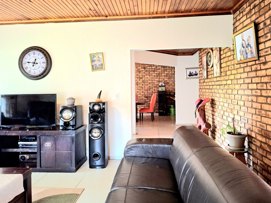 4 Bedroom Property for Sale in Discovery Gauteng