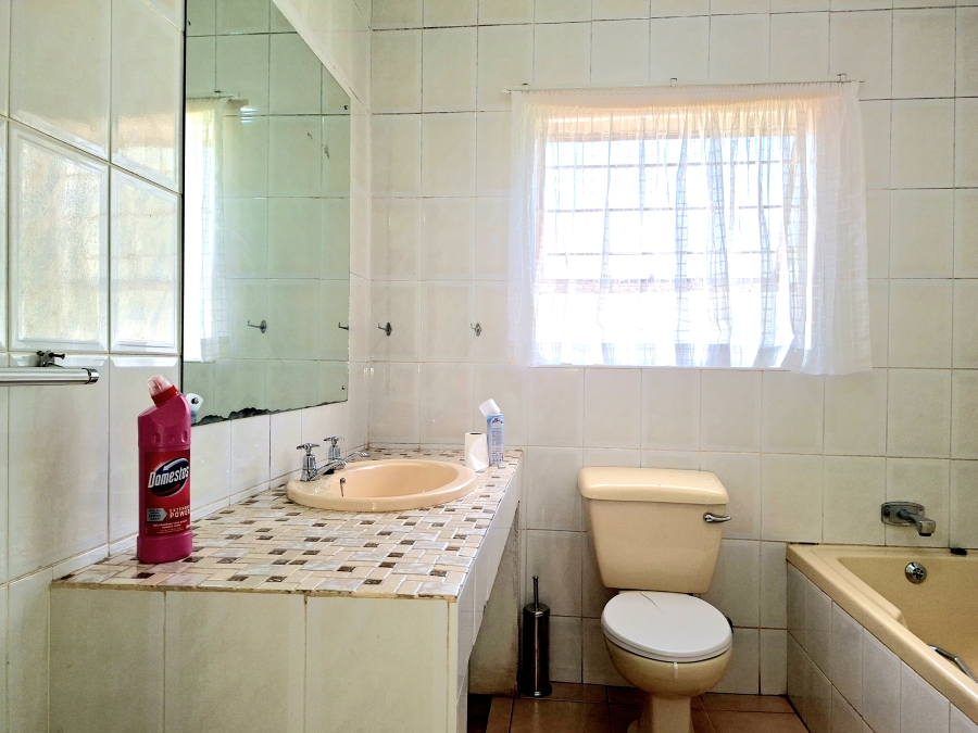 4 Bedroom Property for Sale in Discovery Gauteng