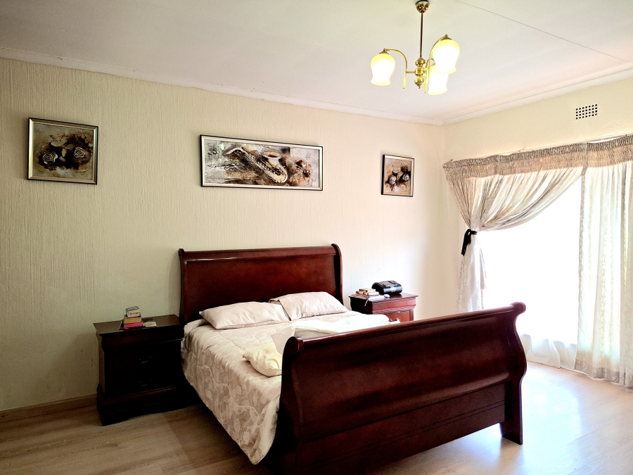 4 Bedroom Property for Sale in Discovery Gauteng
