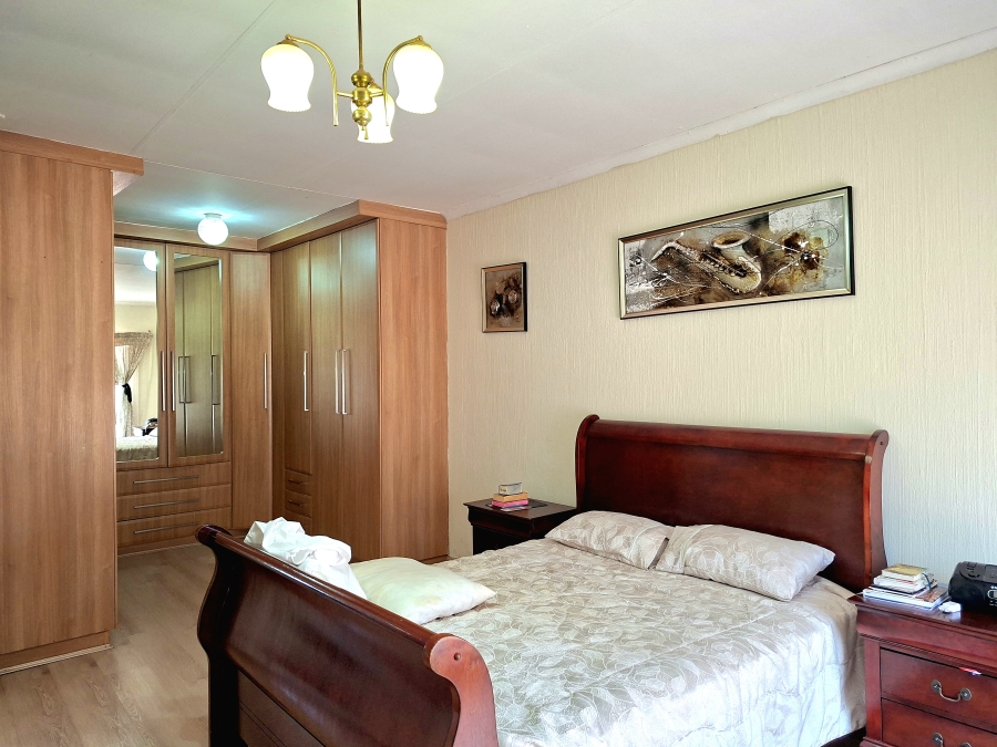 4 Bedroom Property for Sale in Discovery Gauteng