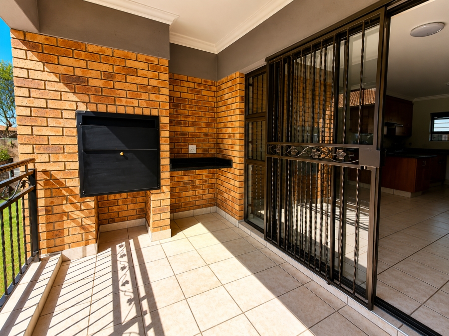 2 Bedroom Property for Sale in Ravenswood Gauteng