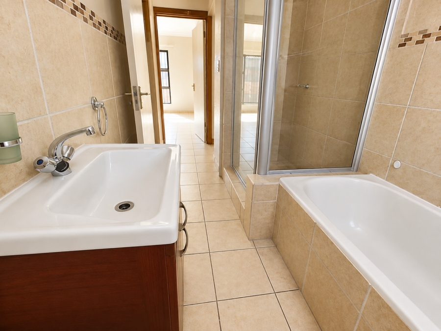 2 Bedroom Property for Sale in Ravenswood Gauteng