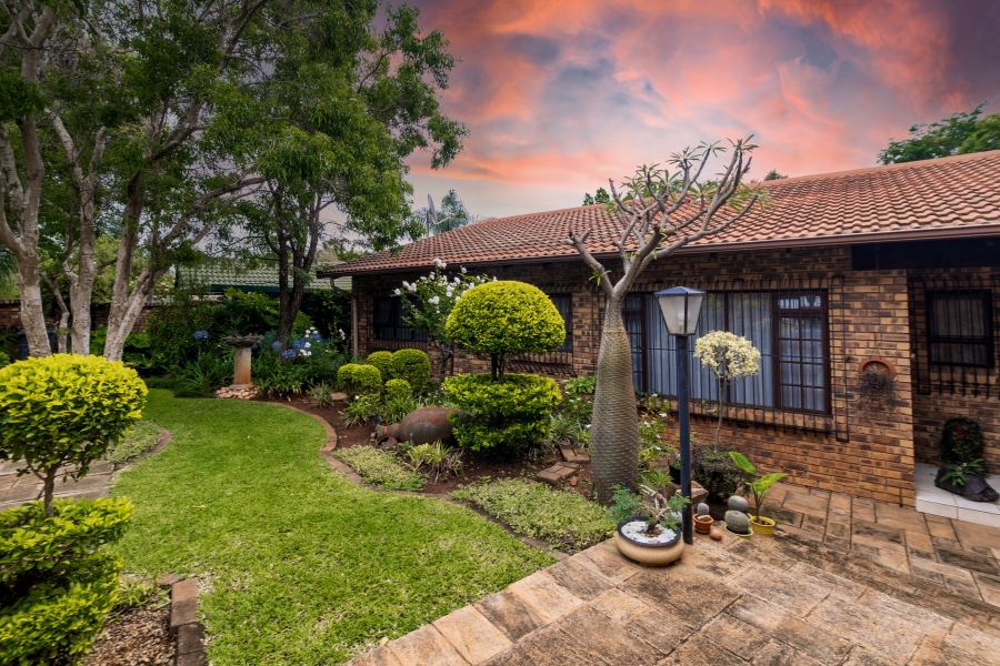 3 Bedroom Property for Sale in Faerie Glen Gauteng