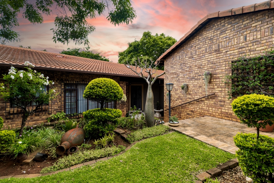 3 Bedroom Property for Sale in Faerie Glen Gauteng