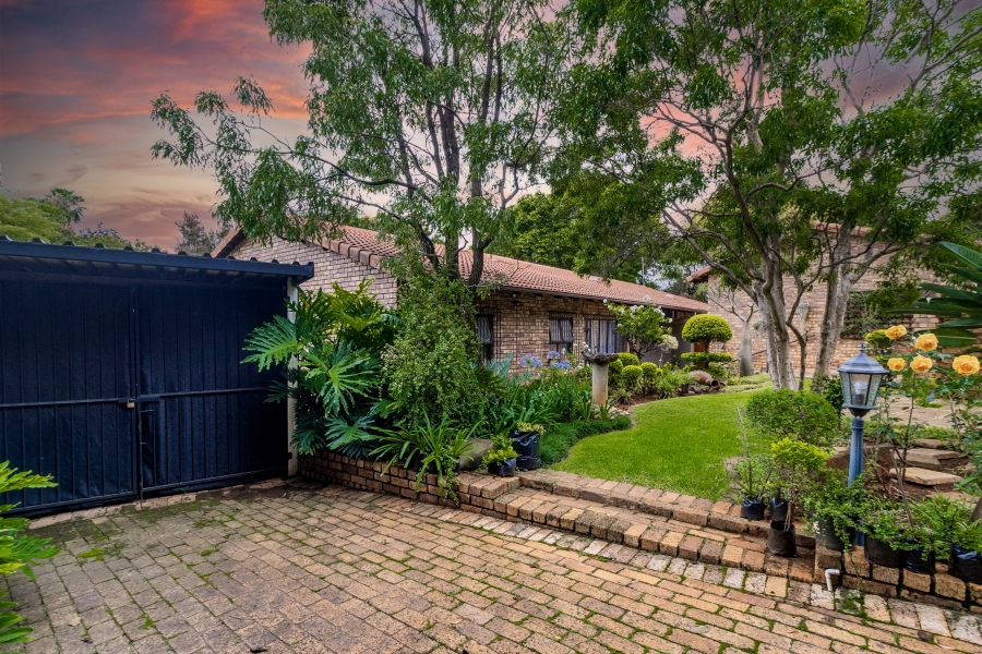 3 Bedroom Property for Sale in Faerie Glen Gauteng