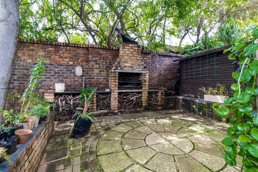 3 Bedroom Property for Sale in Faerie Glen Gauteng