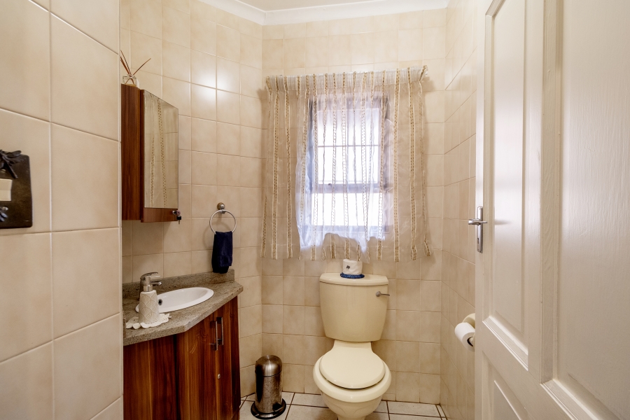 3 Bedroom Property for Sale in Faerie Glen Gauteng