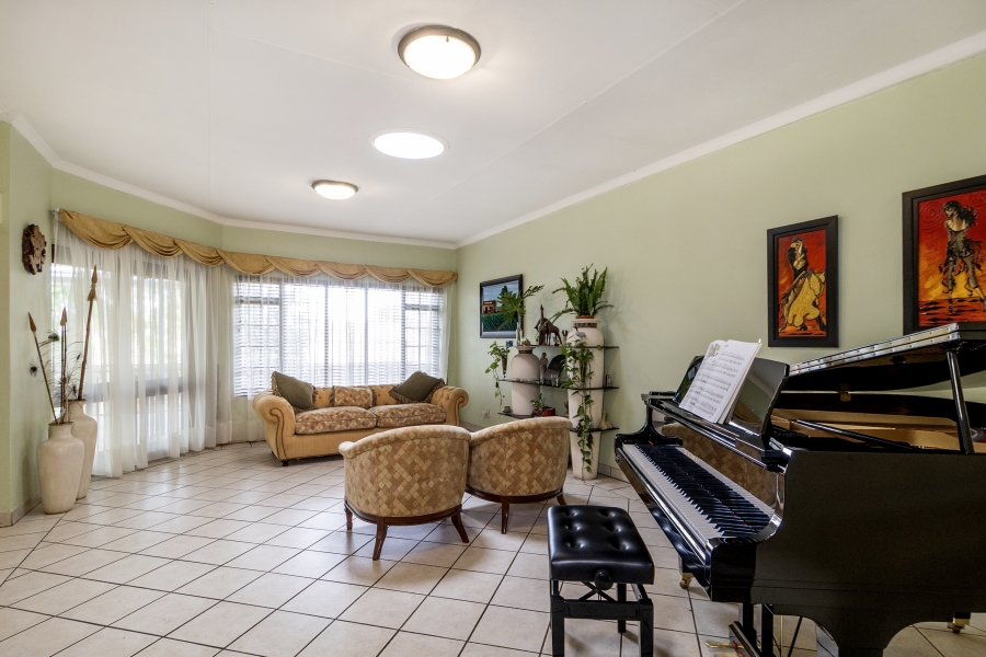 3 Bedroom Property for Sale in Faerie Glen Gauteng