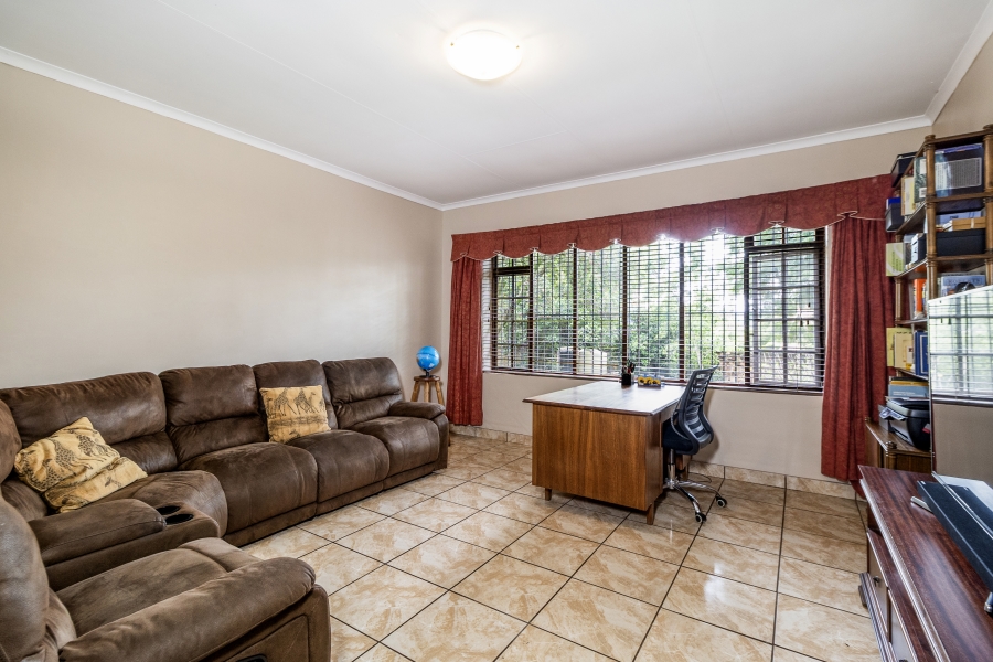 3 Bedroom Property for Sale in Faerie Glen Gauteng