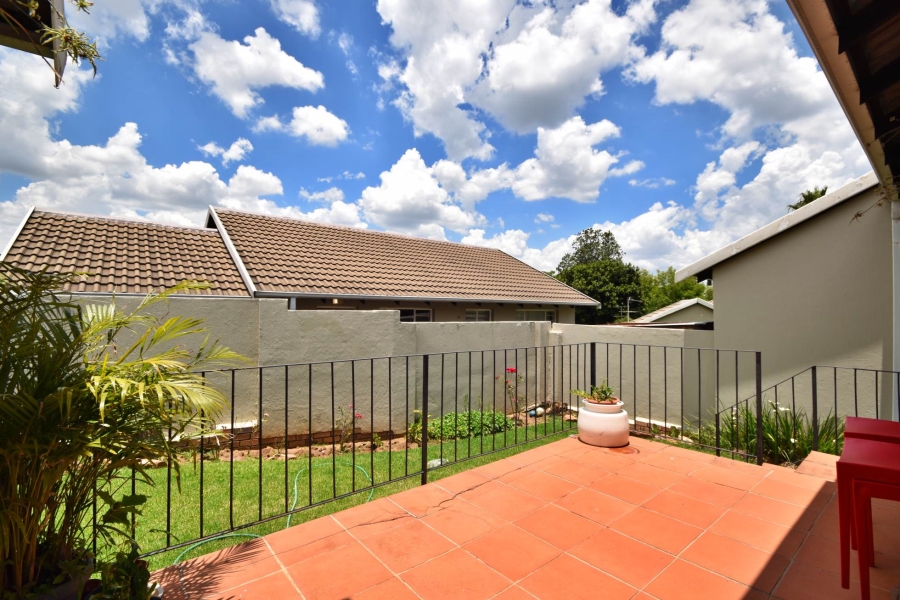 2 Bedroom Property for Sale in Sonneglans Gauteng