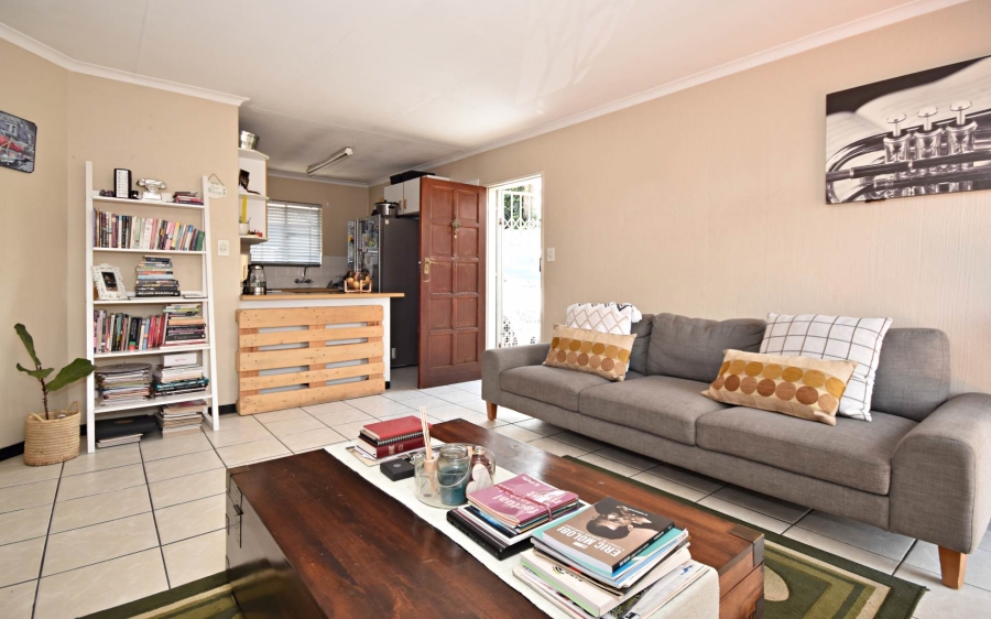 2 Bedroom Property for Sale in Sonneglans Gauteng