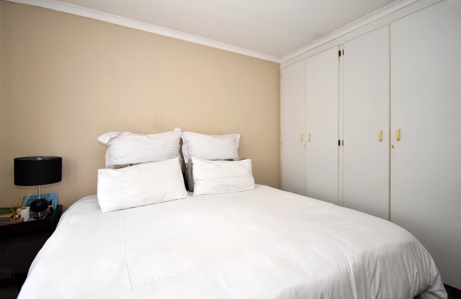 2 Bedroom Property for Sale in Sonneglans Gauteng