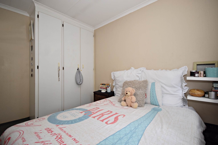 2 Bedroom Property for Sale in Sonneglans Gauteng