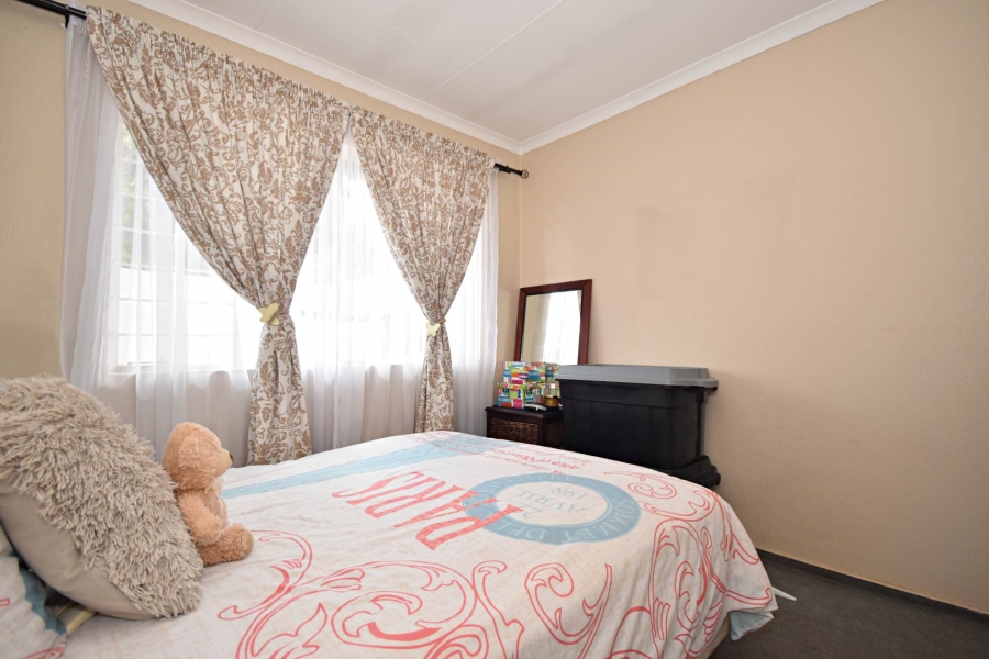 2 Bedroom Property for Sale in Sonneglans Gauteng