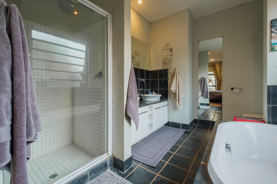 4 Bedroom Property for Sale in Waterkloof Ridge Gauteng