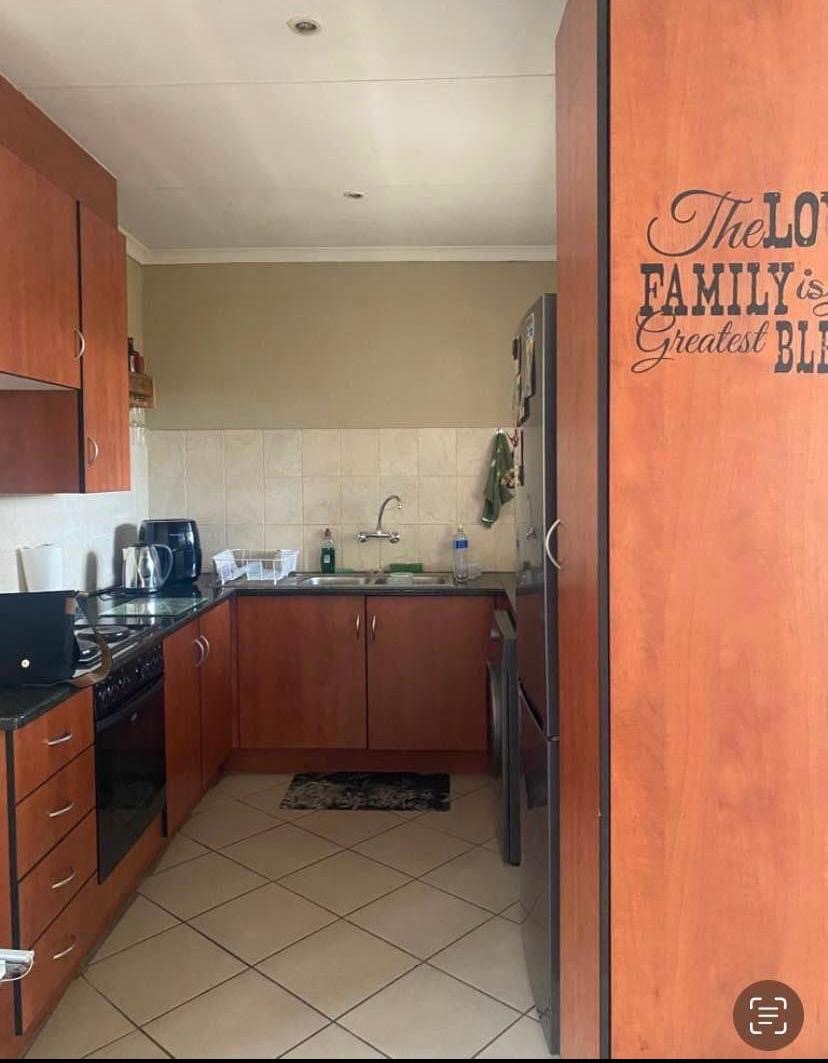 1 Bedroom Property for Sale in La Montagne Gauteng
