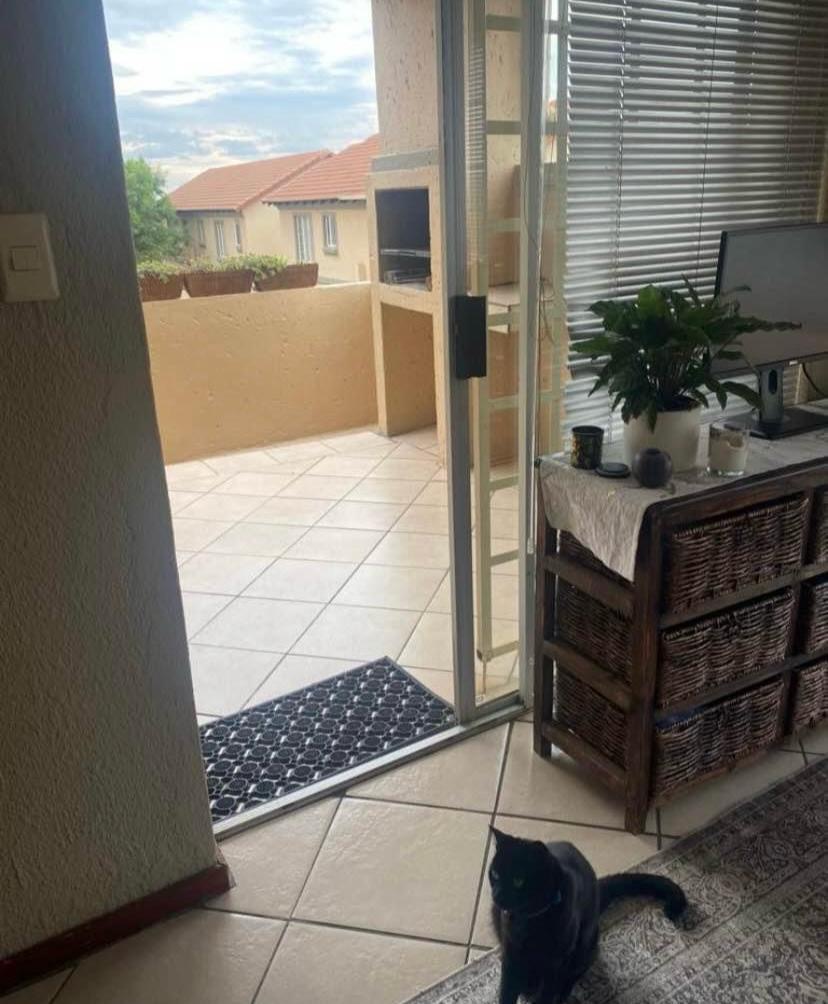 1 Bedroom Property for Sale in La Montagne Gauteng
