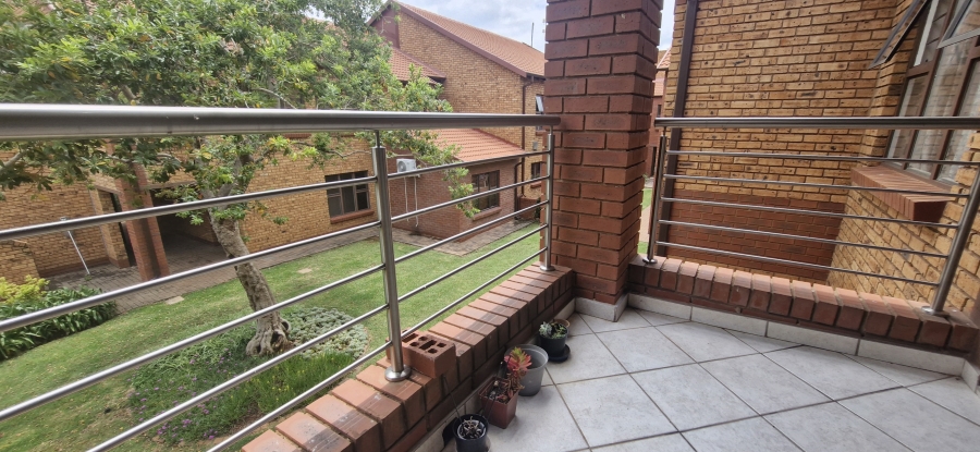 1 Bedroom Property for Sale in Willow Park Manor Gauteng
