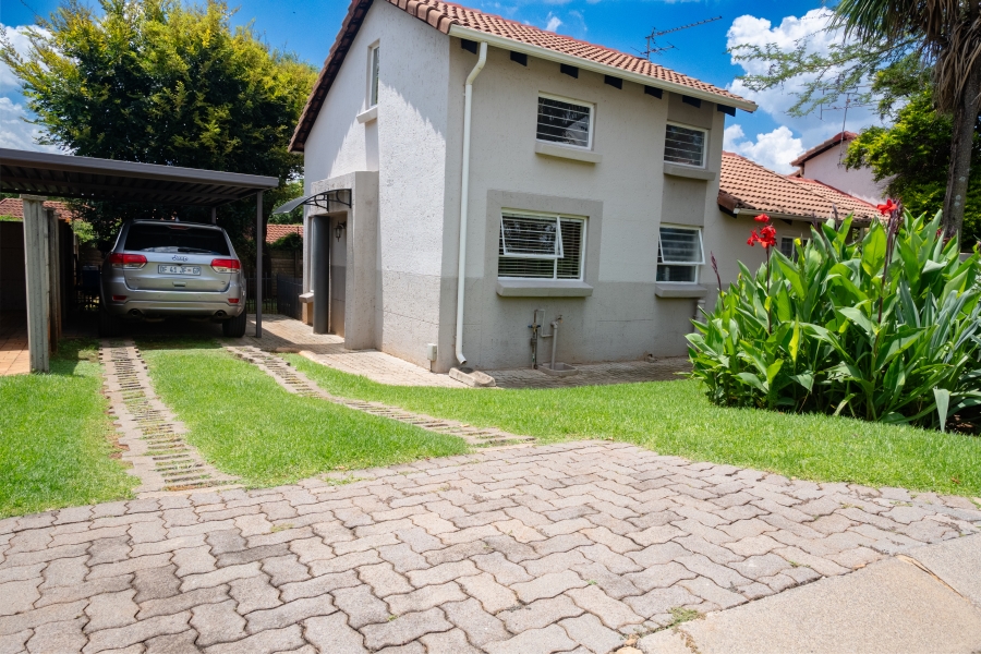 2 Bedroom Property for Sale in Weltevreden Park Gauteng