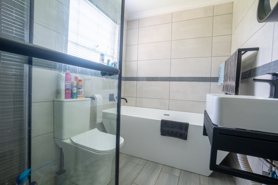 2 Bedroom Property for Sale in Weltevreden Park Gauteng