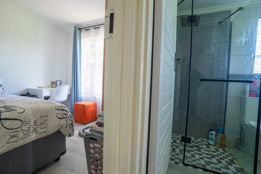 2 Bedroom Property for Sale in Weltevreden Park Gauteng