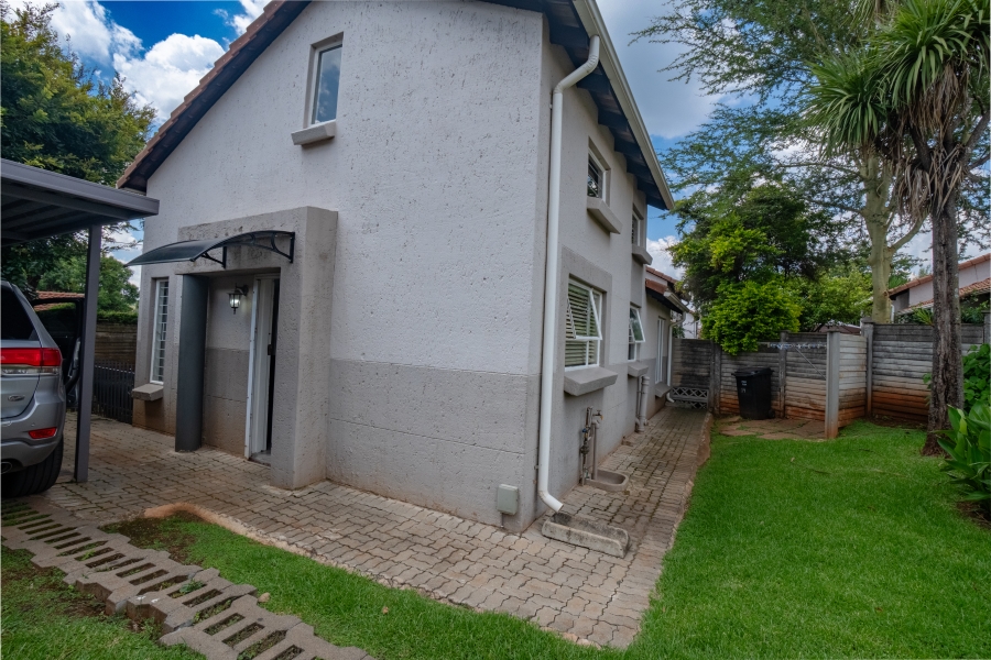 2 Bedroom Property for Sale in Weltevreden Park Gauteng