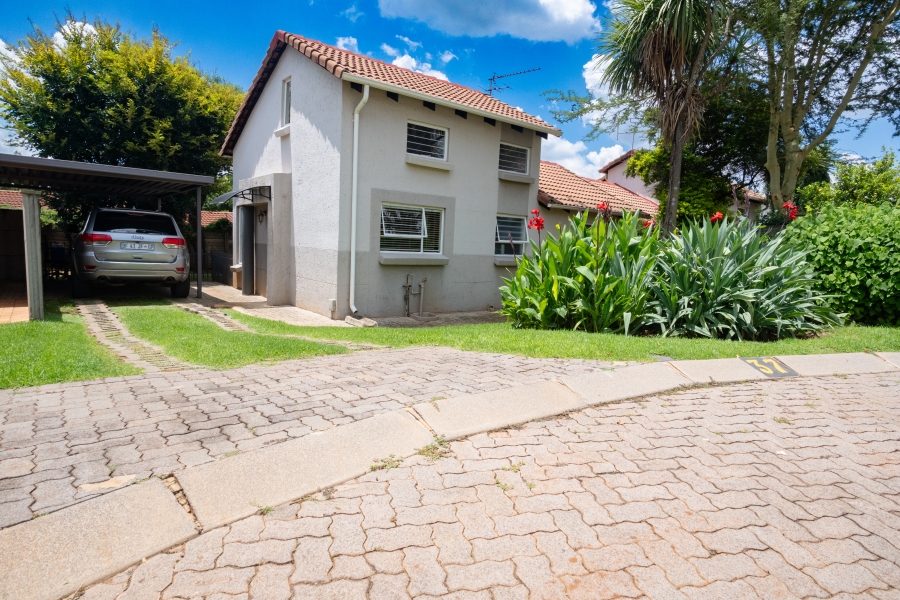 2 Bedroom Property for Sale in Weltevreden Park Gauteng