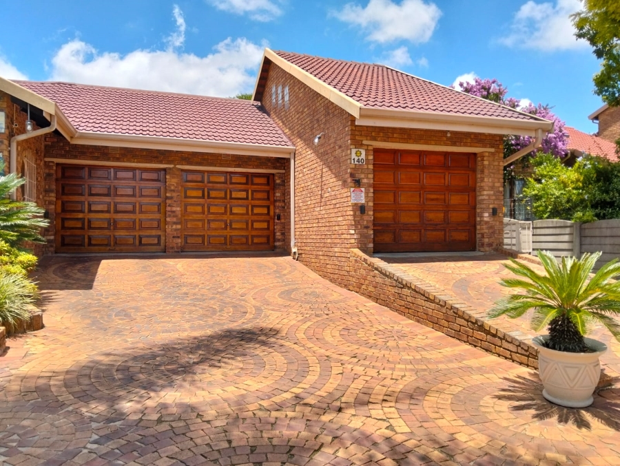 3 Bedroom Property for Sale in Dunnottar Gauteng