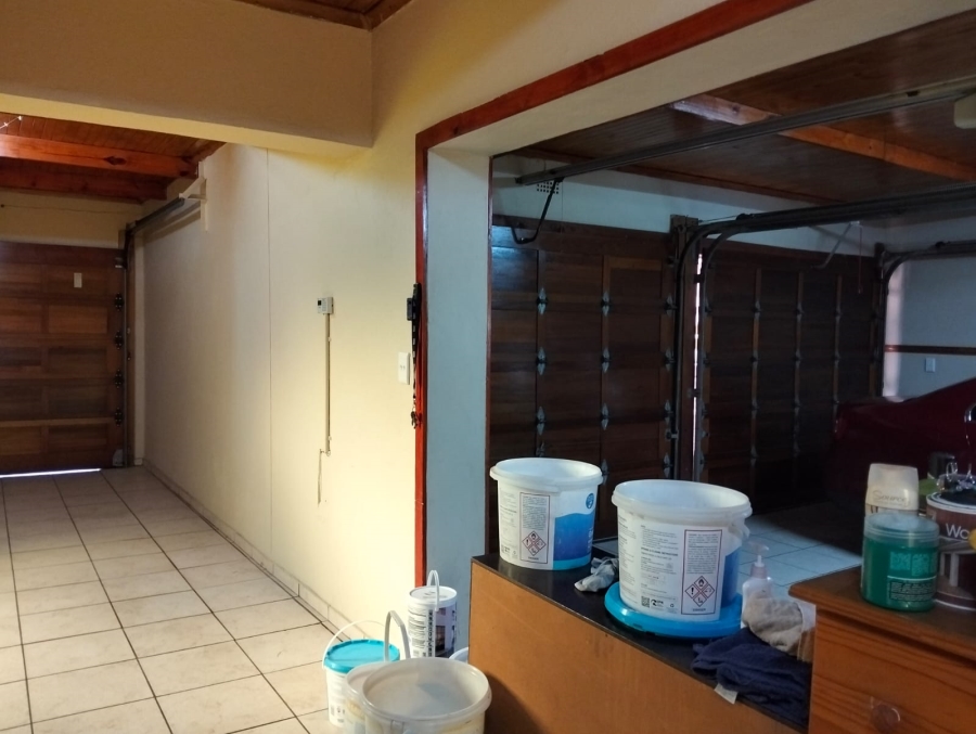 3 Bedroom Property for Sale in Dunnottar Gauteng