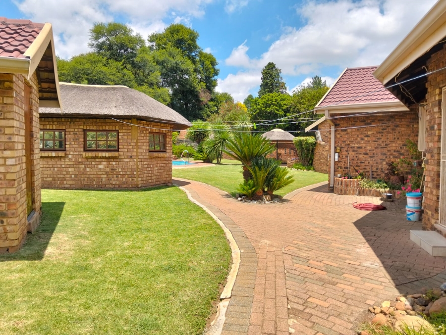 3 Bedroom Property for Sale in Dunnottar Gauteng