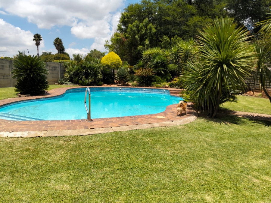 3 Bedroom Property for Sale in Dunnottar Gauteng