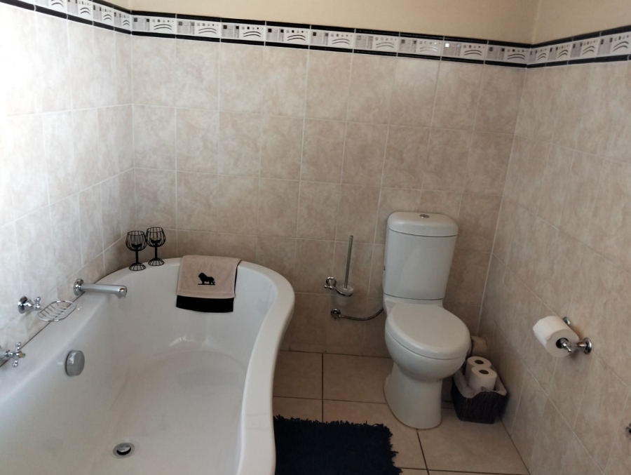 3 Bedroom Property for Sale in Dunnottar Gauteng