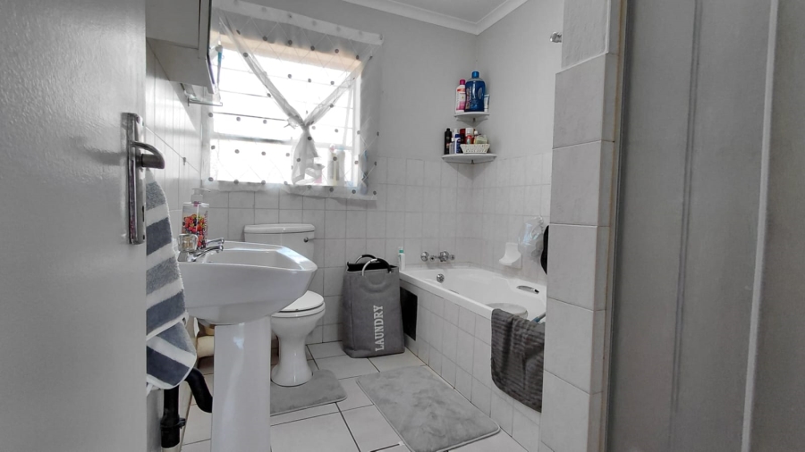 1 Bedroom Property for Sale in Witfield Gauteng