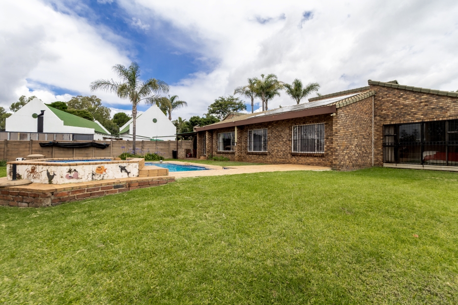 4 Bedroom Property for Sale in Monument Park Gauteng