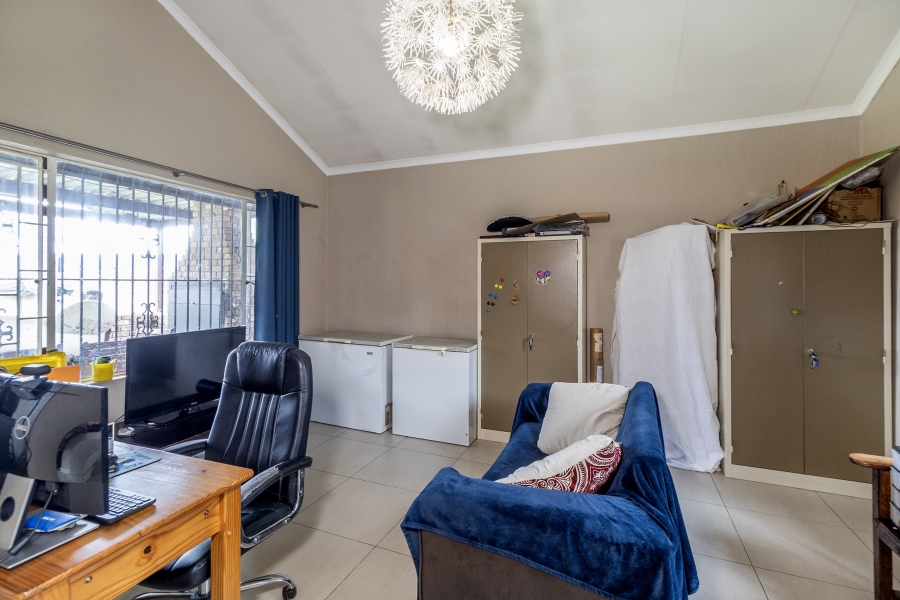 4 Bedroom Property for Sale in Monument Park Gauteng