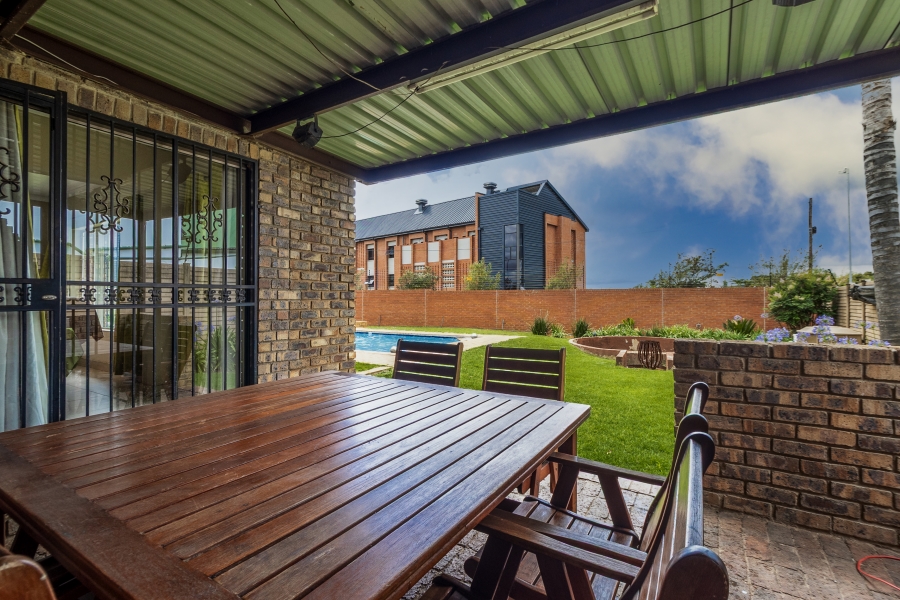 4 Bedroom Property for Sale in Monument Park Gauteng