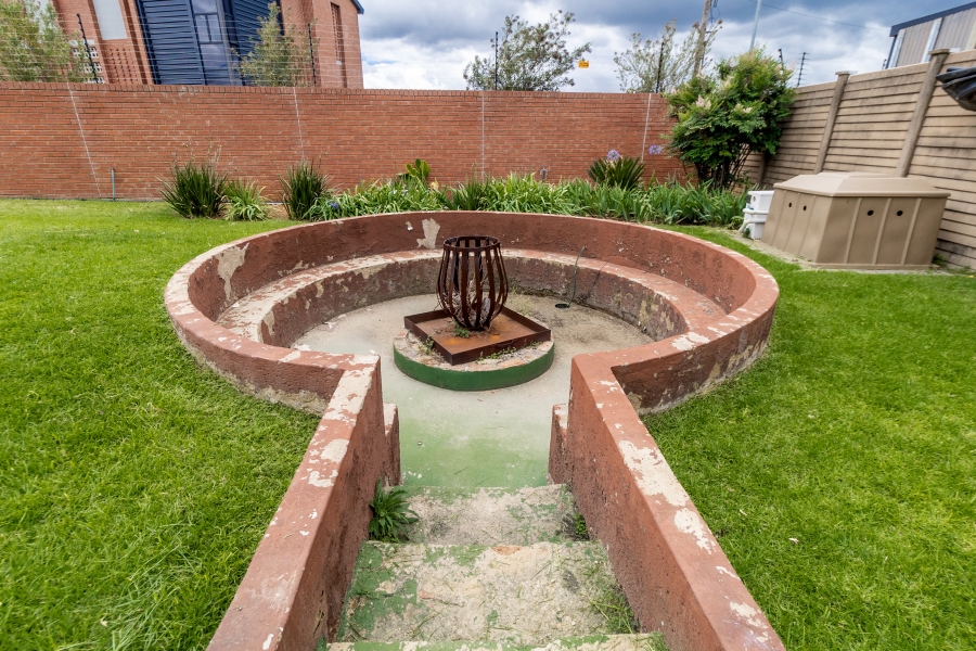 4 Bedroom Property for Sale in Monument Park Gauteng