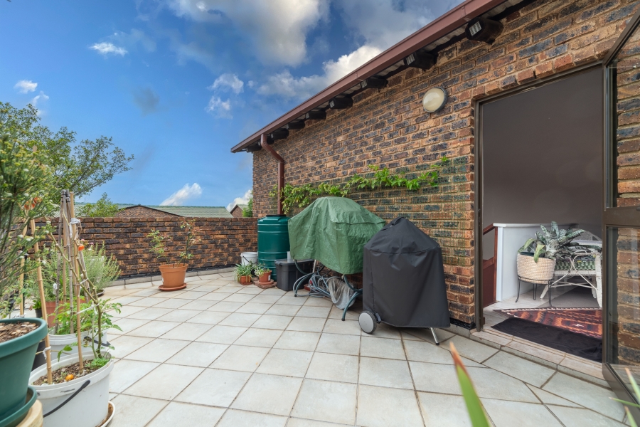 1 Bedroom Property for Sale in North Riding Gauteng