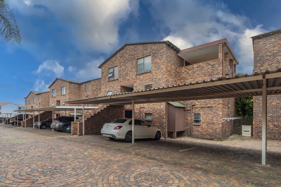 1 Bedroom Property for Sale in North Riding Gauteng