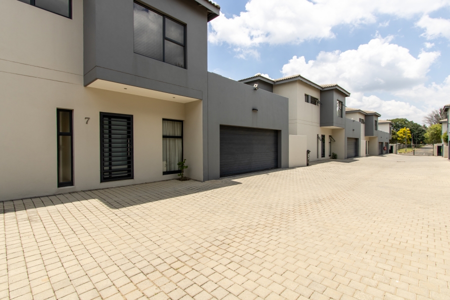 3 Bedroom Property for Sale in Edenvale Central Gauteng