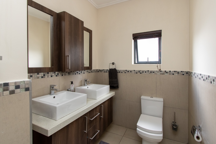 3 Bedroom Property for Sale in Edenvale Central Gauteng
