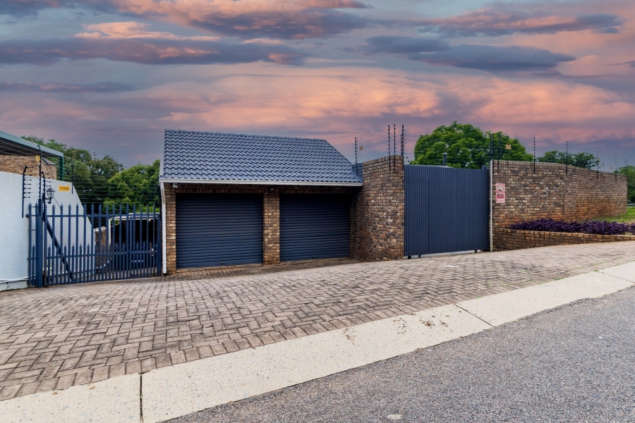 3 Bedroom Property for Sale in Erasmuskloof Gauteng