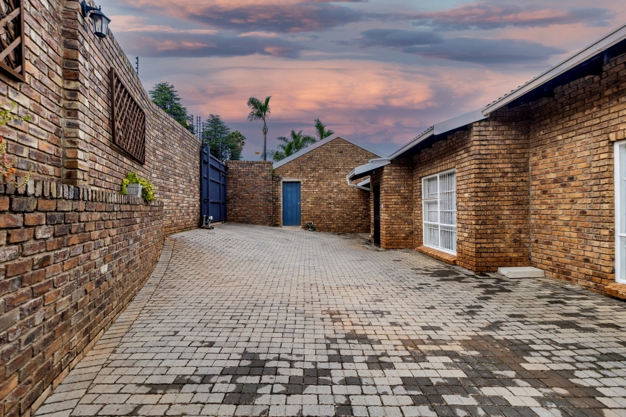 3 Bedroom Property for Sale in Erasmuskloof Gauteng