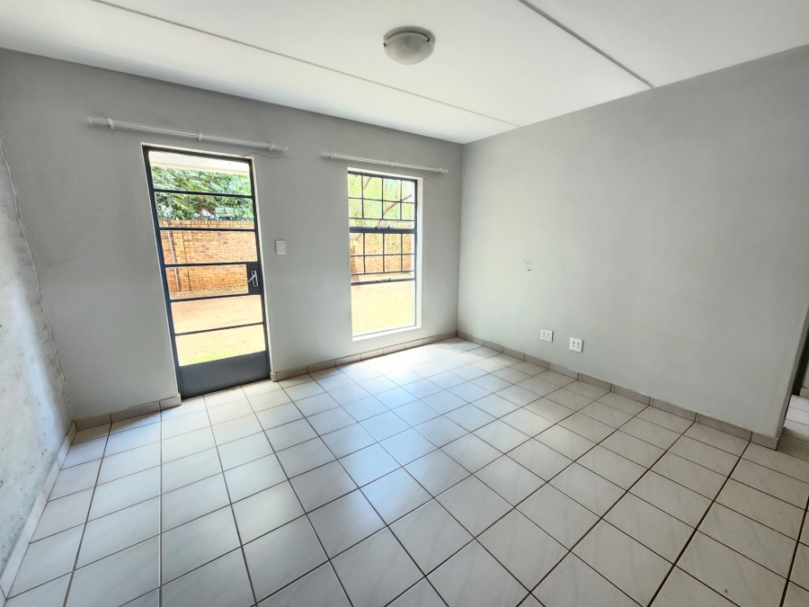 2 Bedroom Property for Sale in Die Wilgers Gauteng