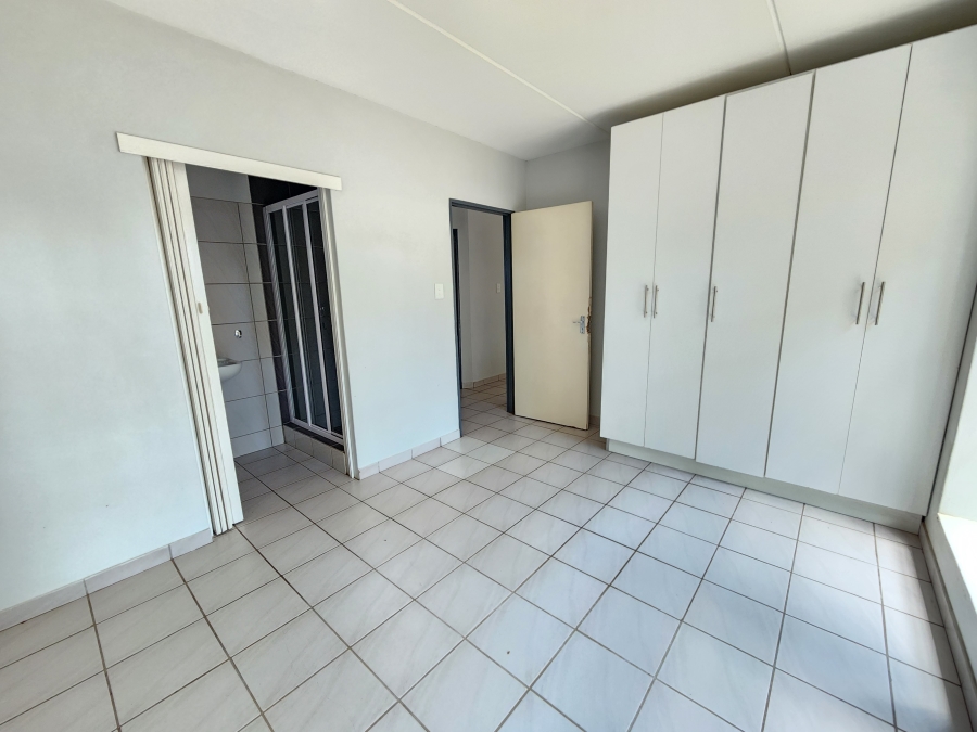 2 Bedroom Property for Sale in Die Wilgers Gauteng