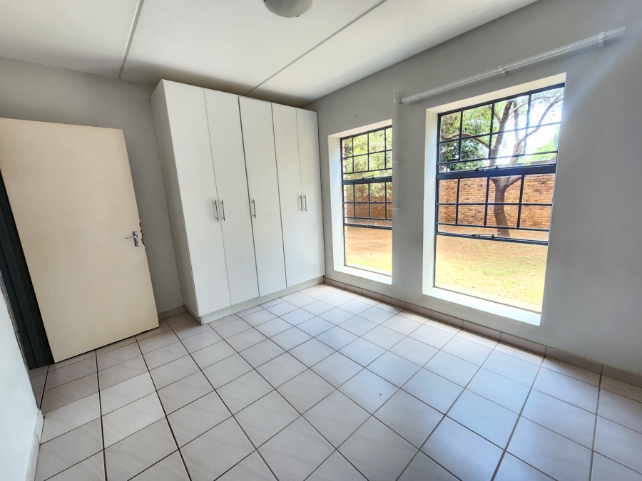 2 Bedroom Property for Sale in Die Wilgers Gauteng
