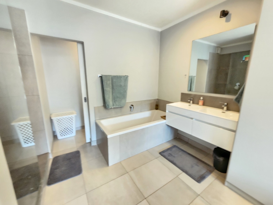 To Let 2 Bedroom Property for Rent in Waterkloof Gauteng