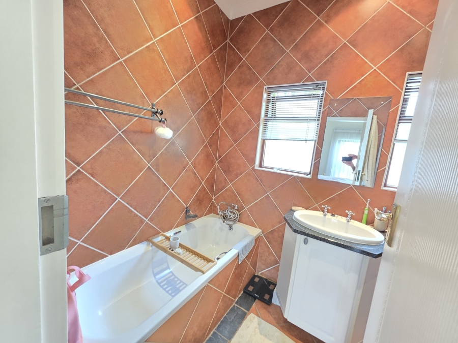 2 Bedroom Property for Sale in Boardwalk Meander Gauteng